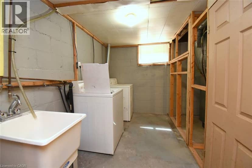 575 UPPER WENTWORTH Street — photo 19 of 33