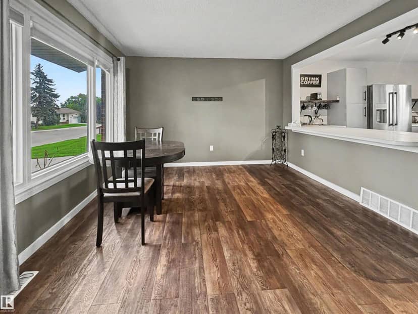 4506 47 AV, Bonnyville Town, photo 2