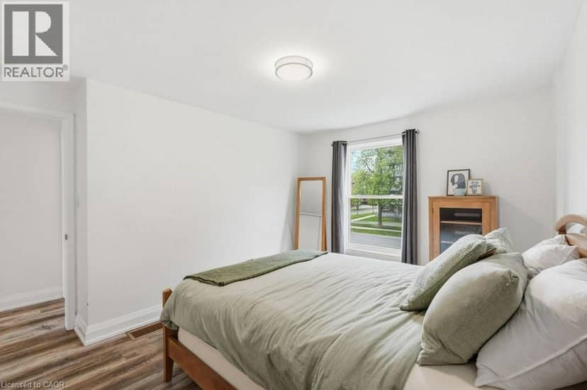 1402 GHENT Avenue — photo 31 of 40