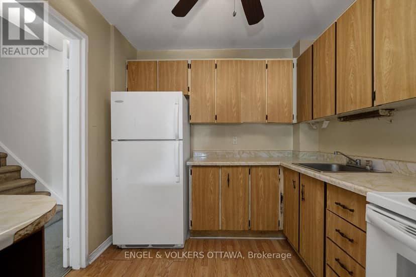 133 - 3445 Uplands Drive — photo 14 of 31