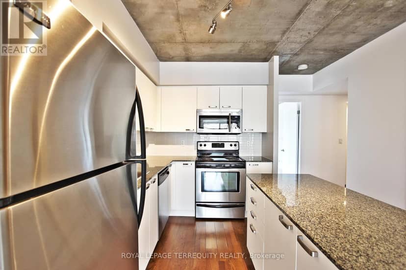 708 - 22 Wellesley Street E — photo 12 of 26