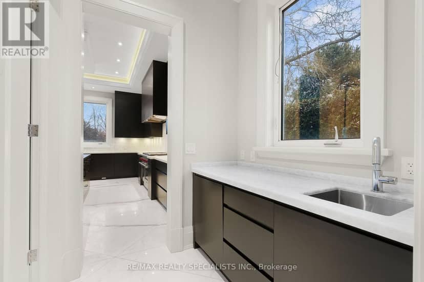 95 Lord Seaton Road — photo 9 of 40