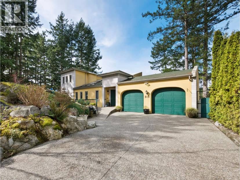 313 SKYLINE DRIVE, Gibsons