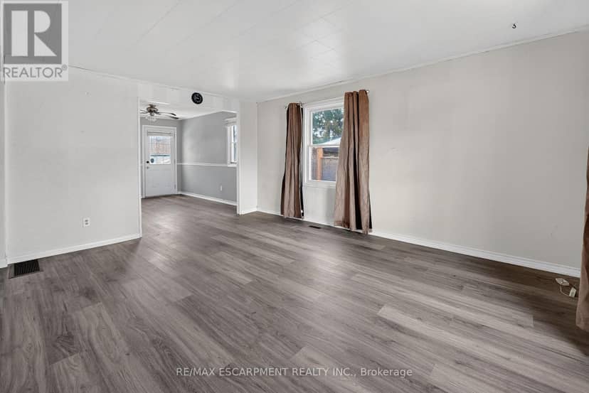 85 Grass Avenue — photo 4 of 28