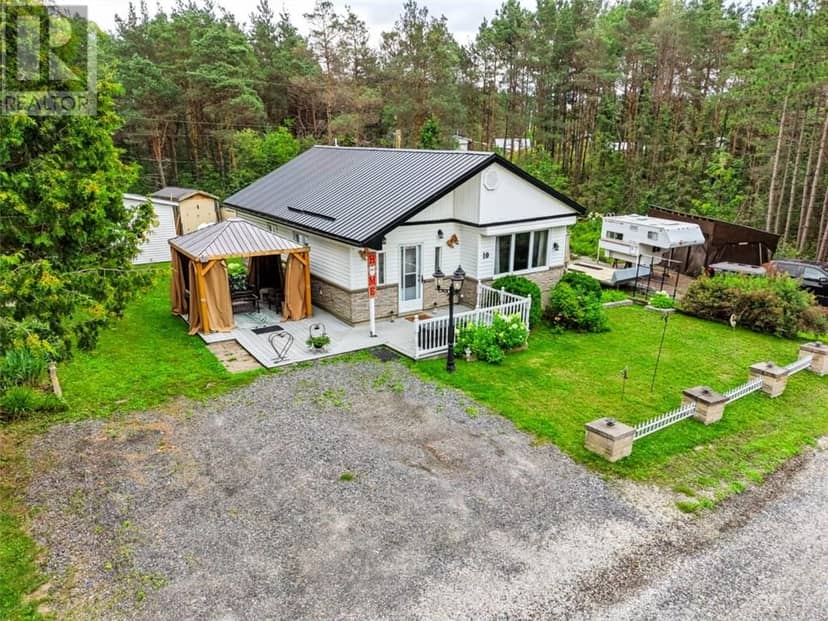 7121 Hwy 17 W Unit# 10, Whitefish, photo 2