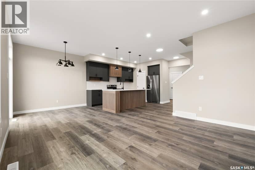 315 Veterans DRIVE — photo 11 of 38