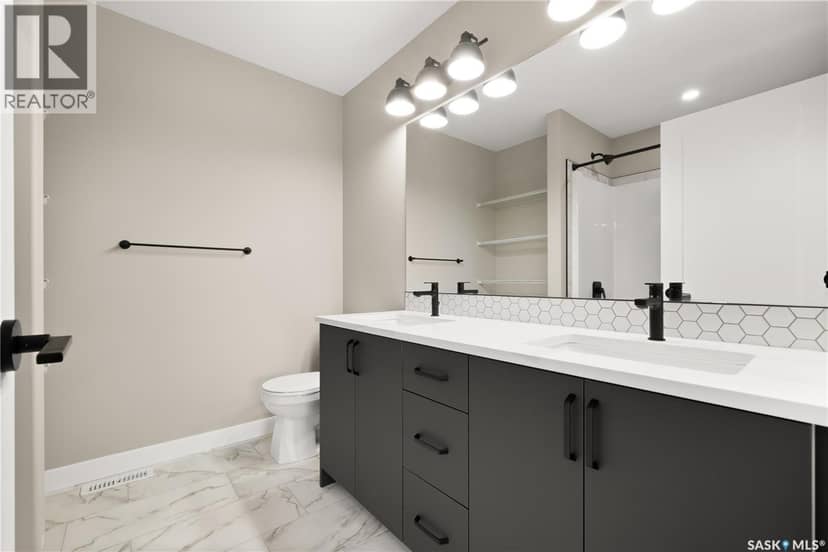 315 Veterans DRIVE — photo 23 of 38