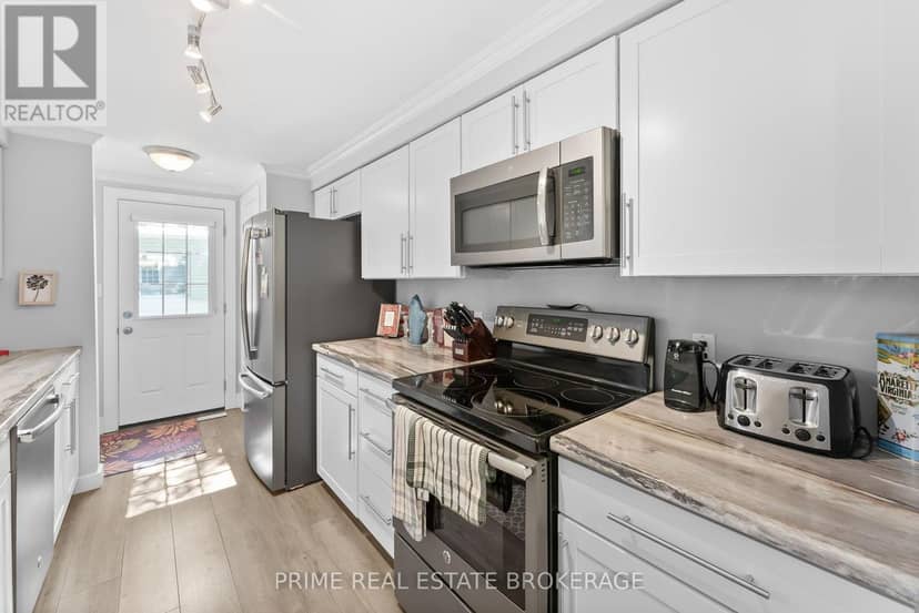 93 Shannon Boulevard — photo 14 of 35