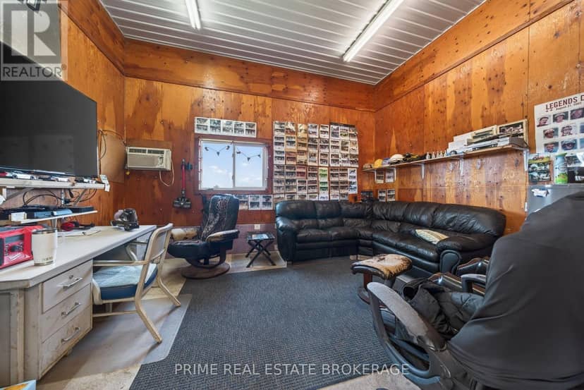 22403 Springfield Road, Southwest Middlesex, photo 7