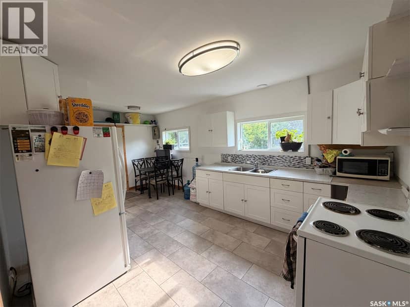211 3rd STREET W, Meadow Lake, photo 3