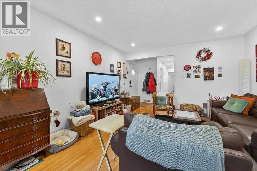 A&B, 319 37 Street SW, Calgary, photo 5