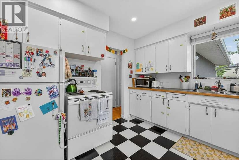 A&B, 319 37 Street SW — photo 9 of 40
