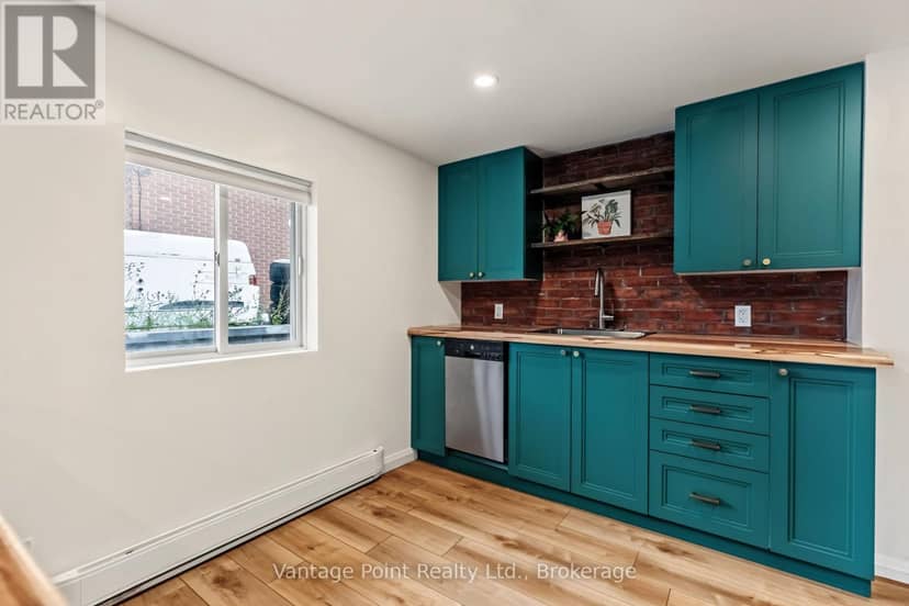 794097 124 Grey Road — photo 17 of 40