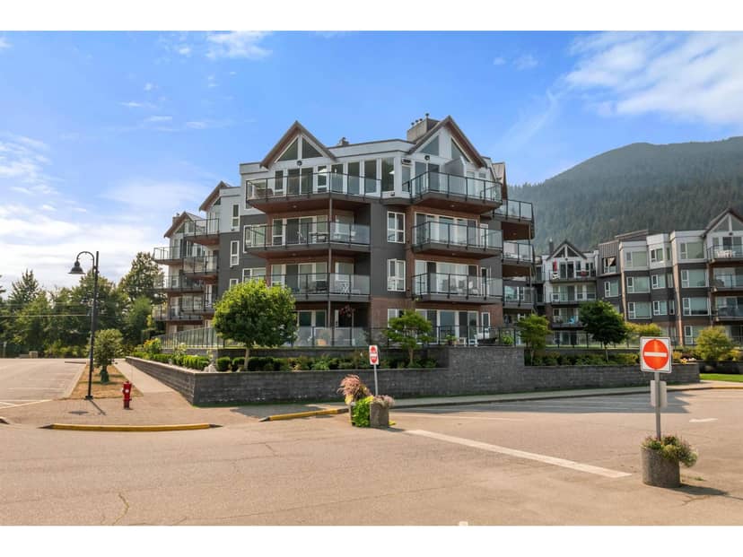 315 378 ESPLANADE AVENUE, Harrison Hot Springs, Harrison Hot Springs