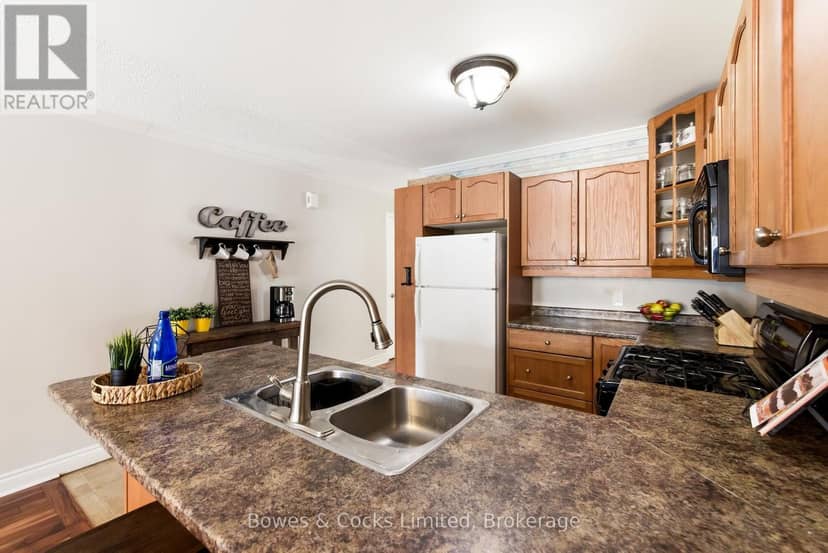 347 Middlefield Road — photo 14 of 40
