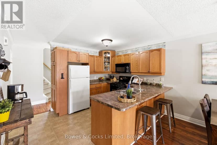 347 Middlefield Road — photo 15 of 40