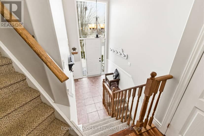 347 Middlefield Road — photo 6 of 40