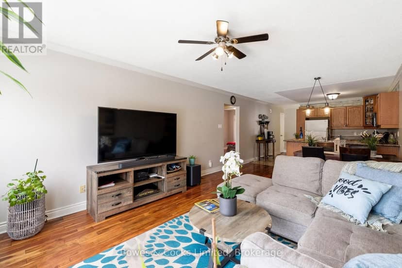 347 Middlefield Road — photo 9 of 40