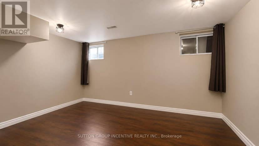 25 Lions Gate Boulevard — photo 13 of 17
