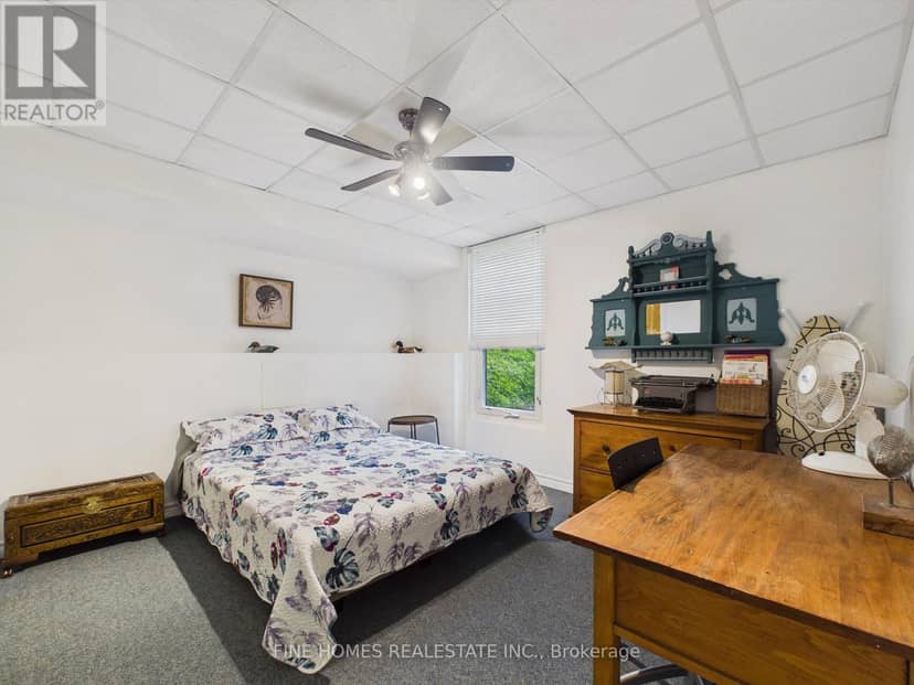 10 - 1326 Windermere Road — photo 17 of 34