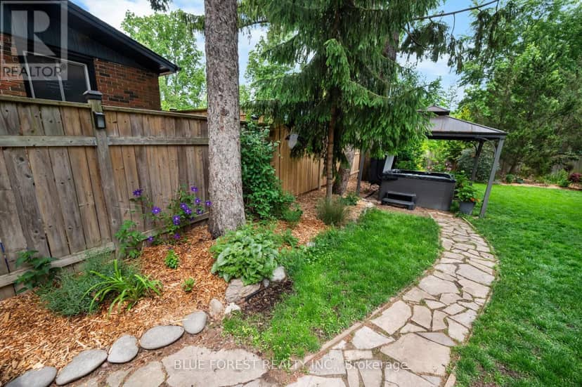 194 Belgrave Avenue — photo 22 of 29