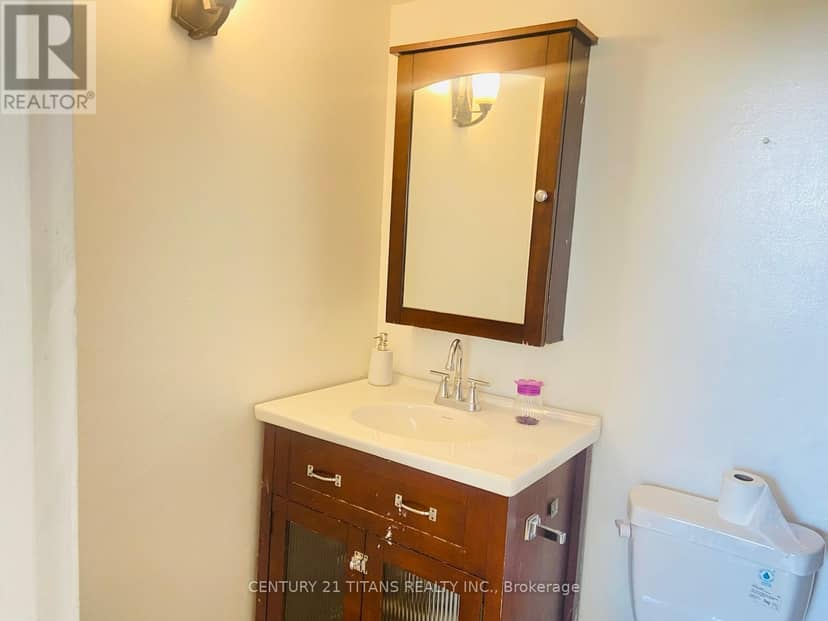 907 - 301 Prudential Drive — photo 16 of 26