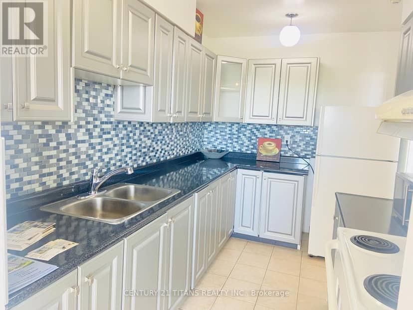 907 - 301 Prudential Drive, Toronto, photo 4