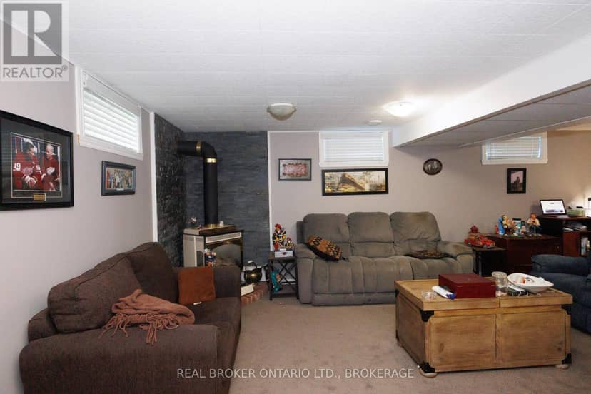 76 Kincardine Street W — photo 30 of 40