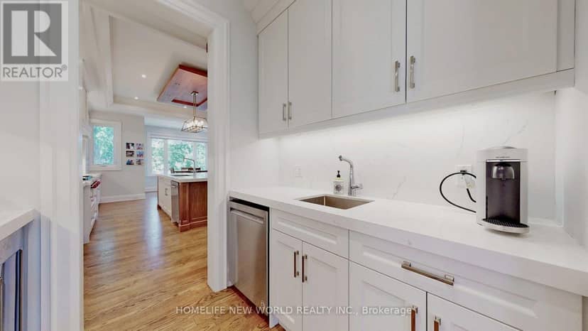 302 Johnston Avenue N — photo 15 of 36