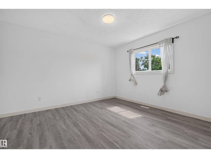 27 Kiniski Cr NW — photo 14 of 40