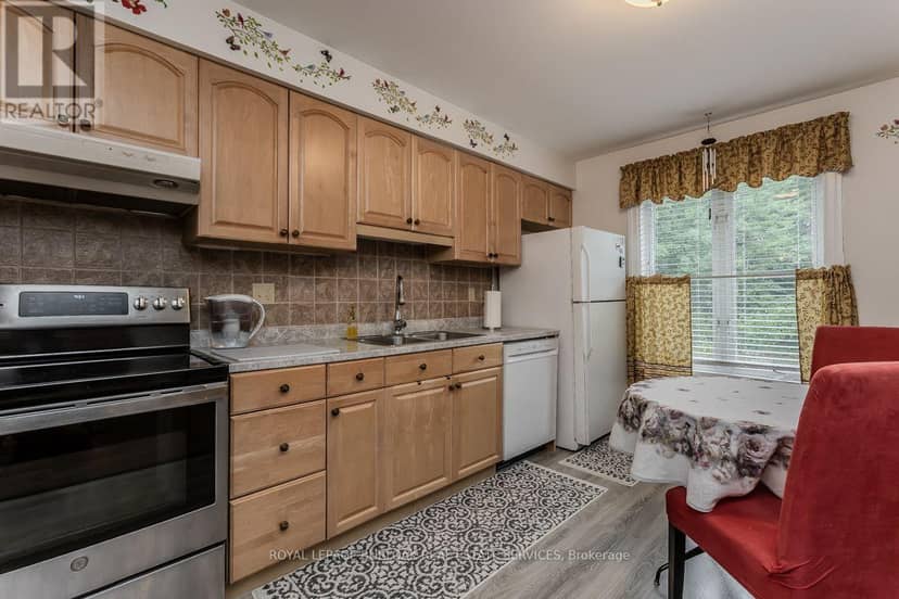 1526 Westminster Place, Burlington, photo 8