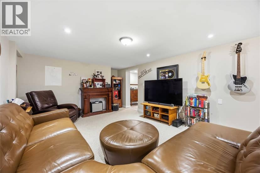 1202 St.Clair Parkway — photo 26 of 40