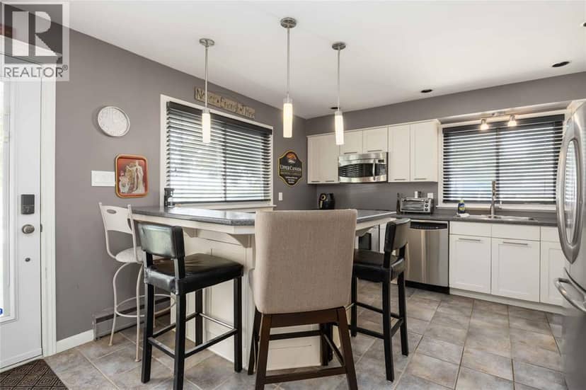 1202 St.Clair Parkway — photo 14 of 40