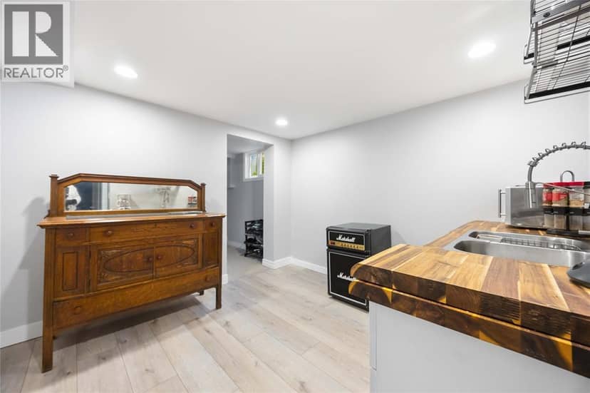 1202 St.Clair Parkway — photo 32 of 40