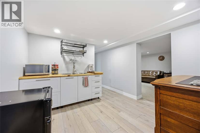 1202 St.Clair Parkway — photo 30 of 40