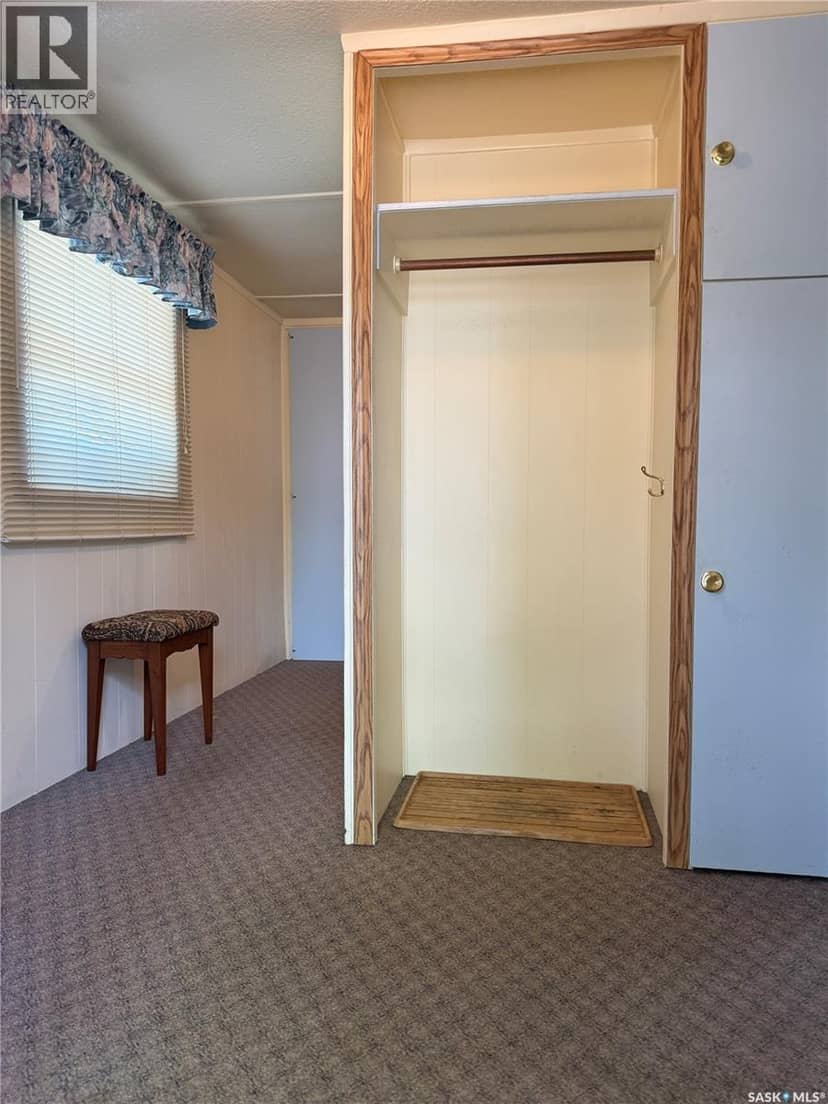 710 5th AVENUE W, Melville, photo 2