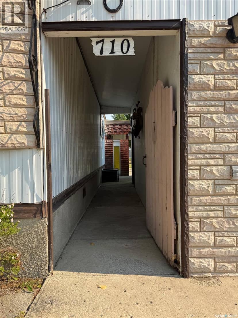 710 5th AVENUE W — photo 33 of 40
