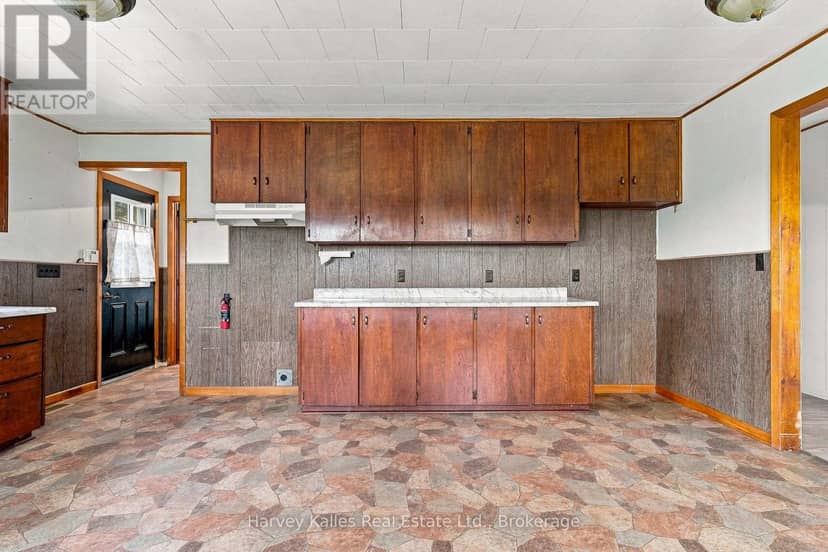 147 Caughey Road — photo 11 of 37