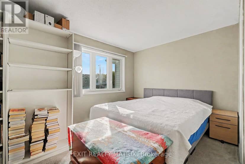 2209 Saturn Crescent — photo 11 of 21