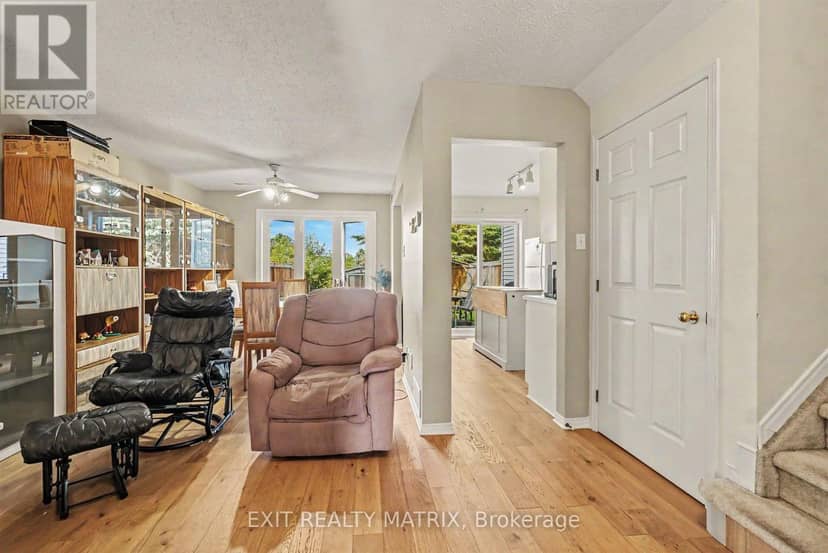 2209 Saturn Crescent — photo 5 of 21
