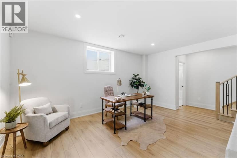 15 OAKLEY Drive — photo 25 of 38