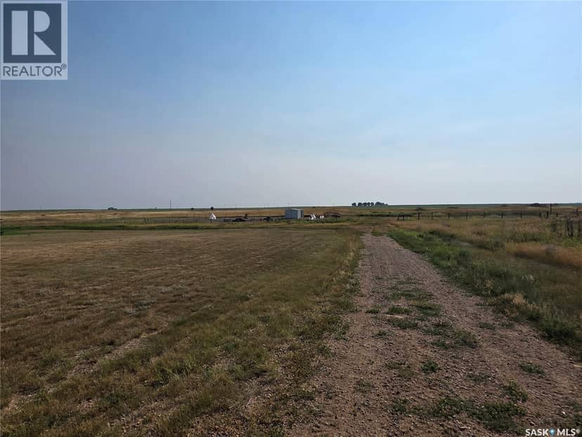 Dunblane acreage — photo 11 of 12