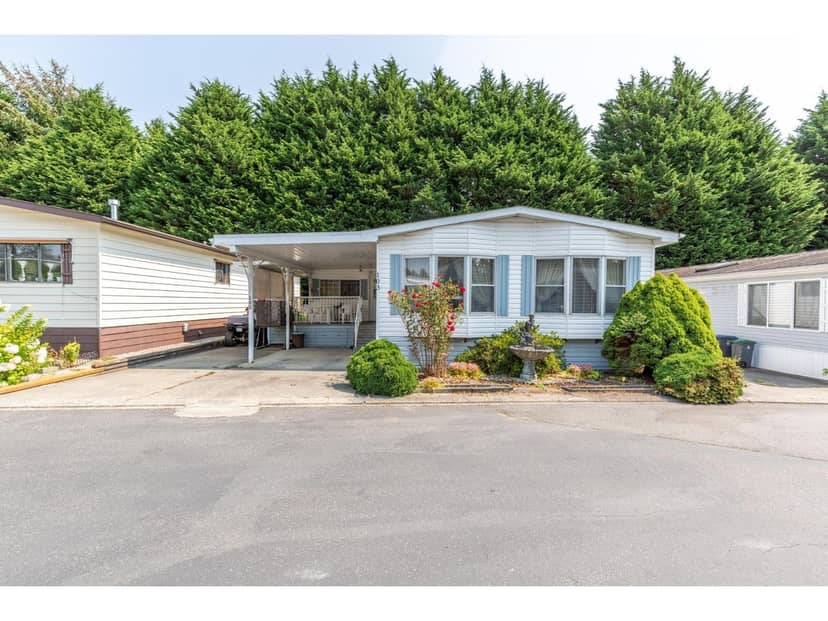 103 2062 KING GEORGE BOULEVARD, Surrey, photo 2