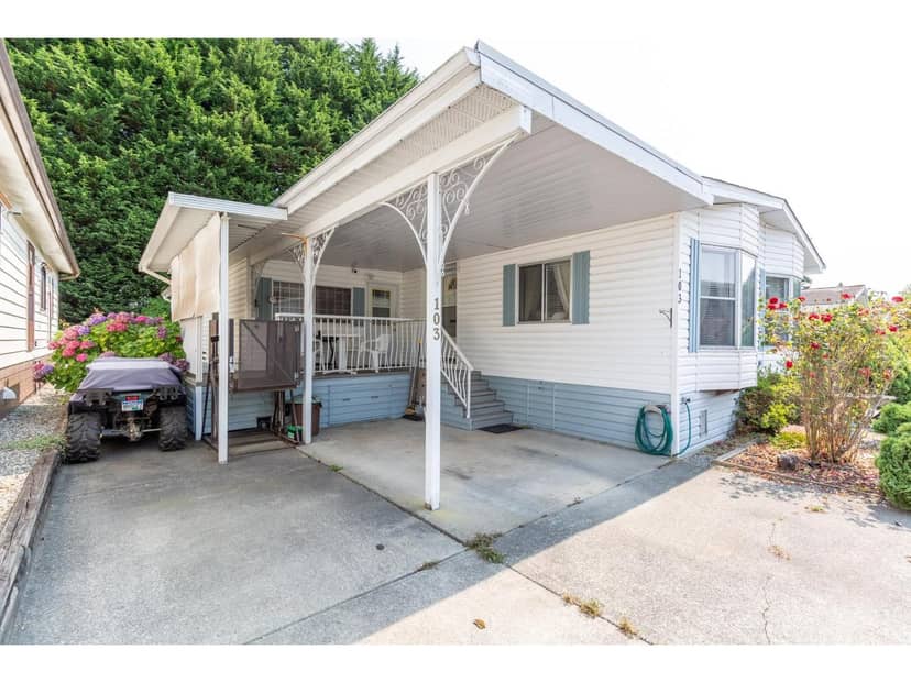 103 2062 KING GEORGE BOULEVARD, Surrey, photo 3