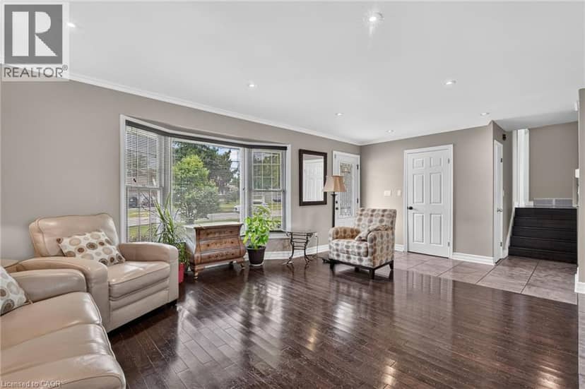 978 FERNDALE Avenue — photo 11 of 40