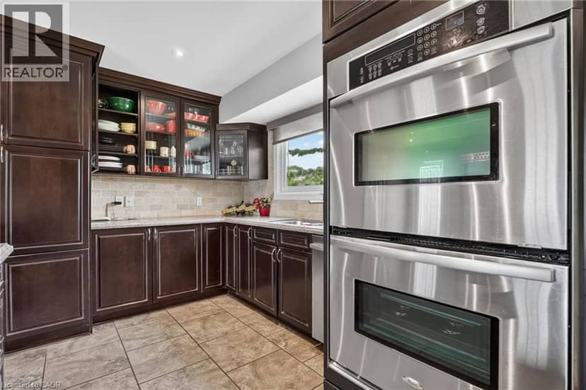 978 FERNDALE Avenue — photo 17 of 40