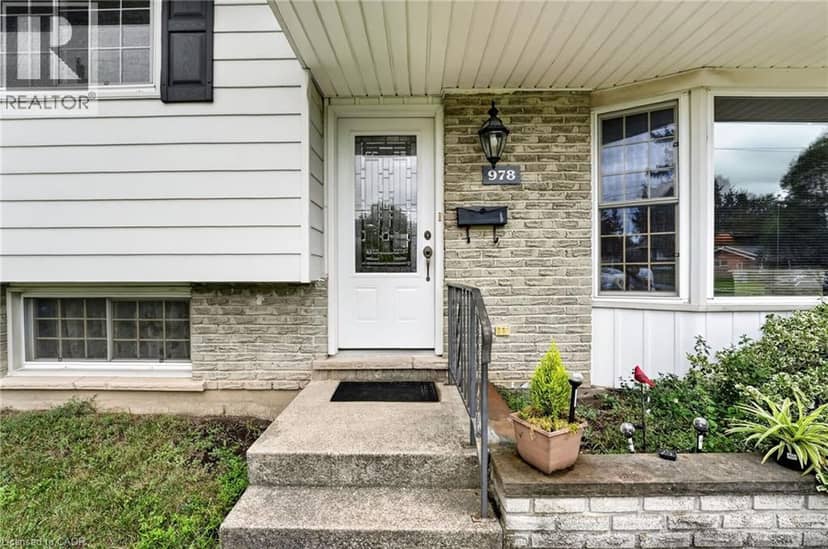 978 FERNDALE Avenue — photo 4 of 40