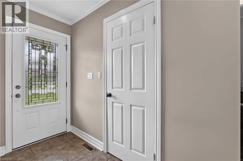 978 FERNDALE Avenue — photo 7 of 40