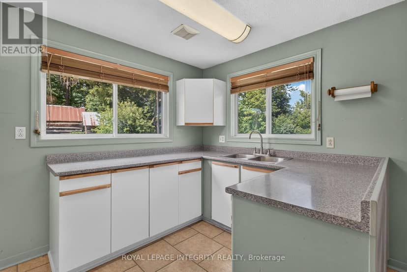 2063 Dwyer Hill Road — photo 13 of 34