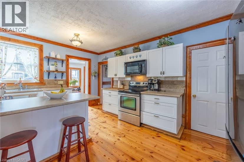 2 MILNE Street — photo 7 of 40